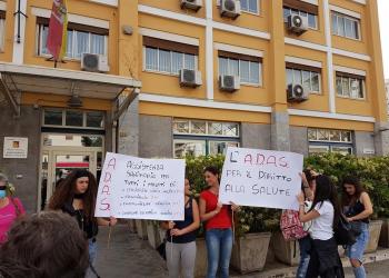 Manifestazione di protesta davanti la sede dell'Assessorato alla Salute PA